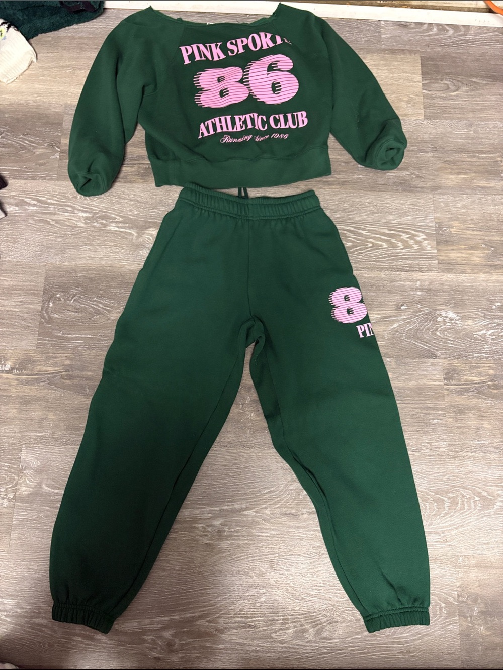 PINK Victoria's Secret Green Cropped Sweatshirt & Joggers with Pink 86 Graphic
